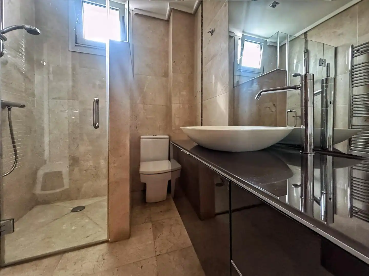 Bathroom of Flat for sale in O Grove    with Heating, Terrace and Furnished
