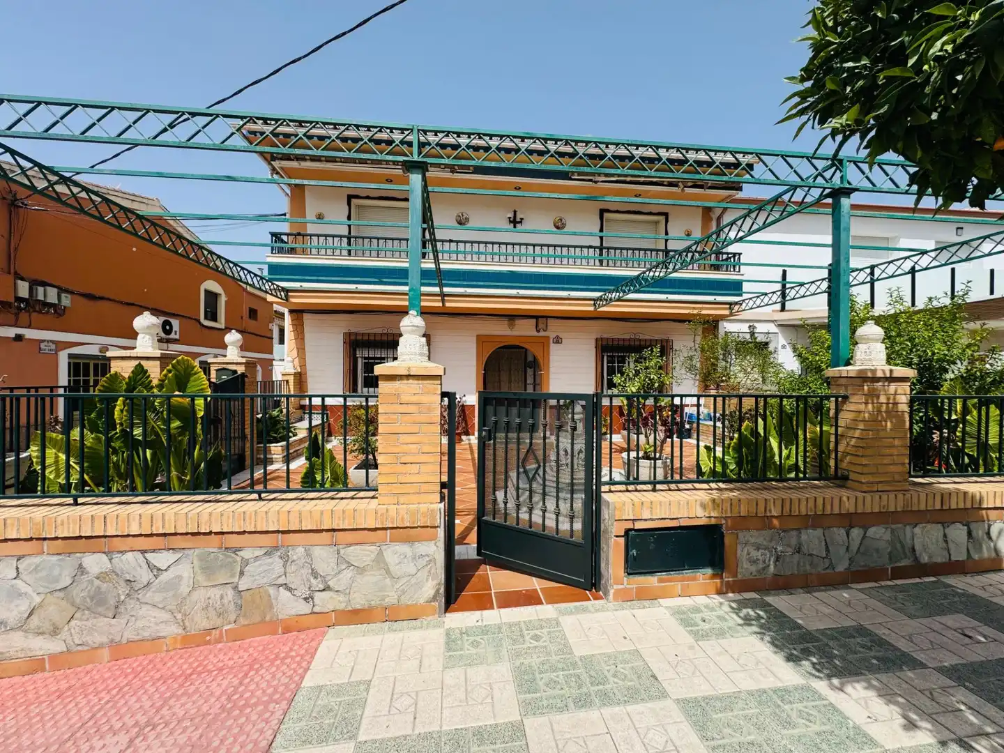 Vista exterior de Casa o xalet en venda en Pulianas amb Calefacció, Moblat i Balcó