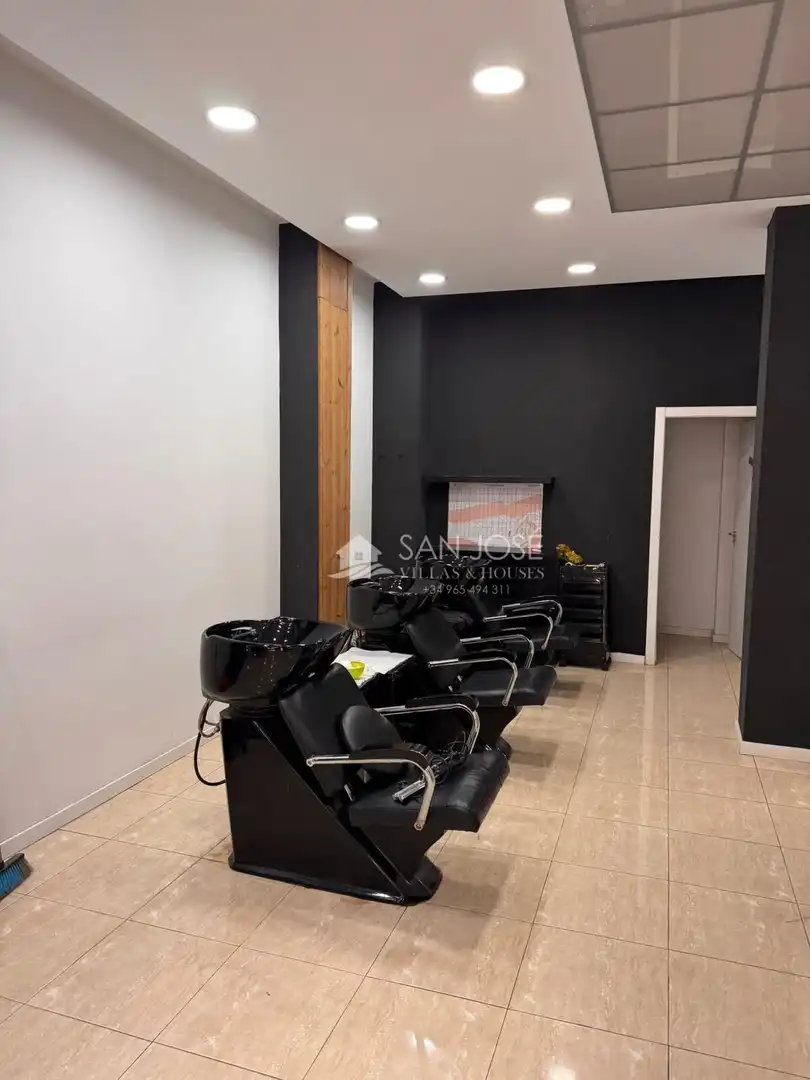 Local comercial en venda a Novelda, imagen 5