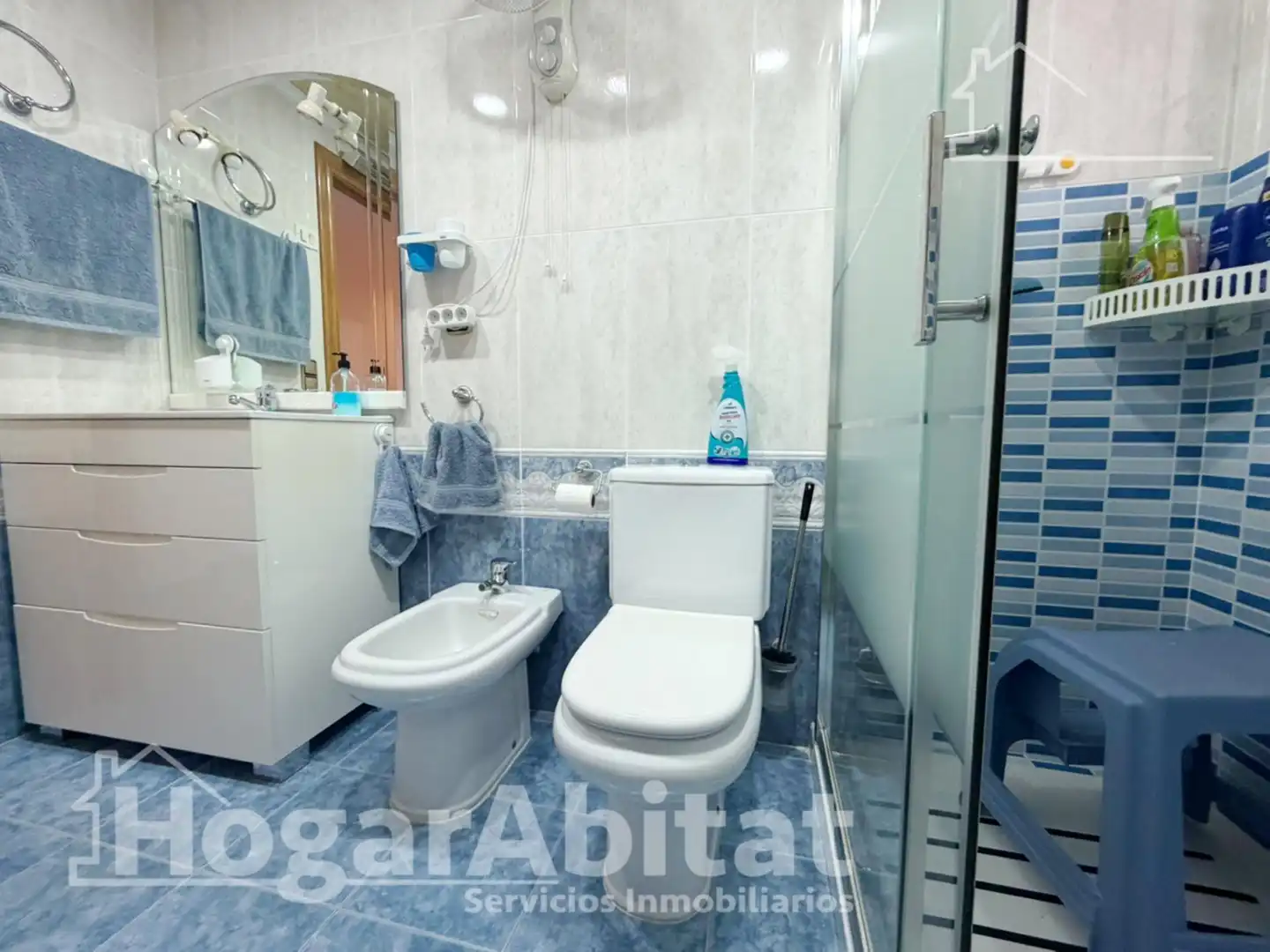 Bathroom of Flat for sale in Torrent  with Air Conditioner, Terrace and Furnished