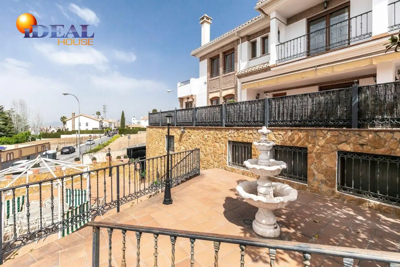 House with pool for sale in Huétor Vega