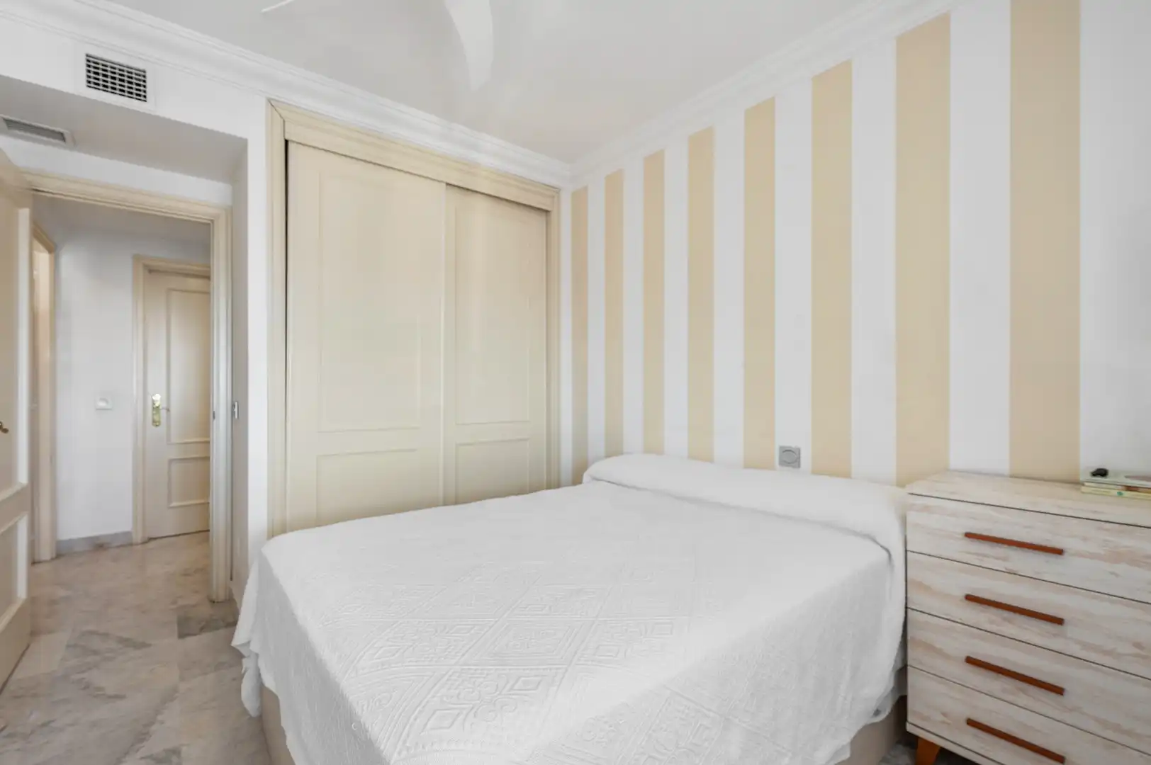 Apartament amb piscina en venda a Nueva Andalucía, imagen 11