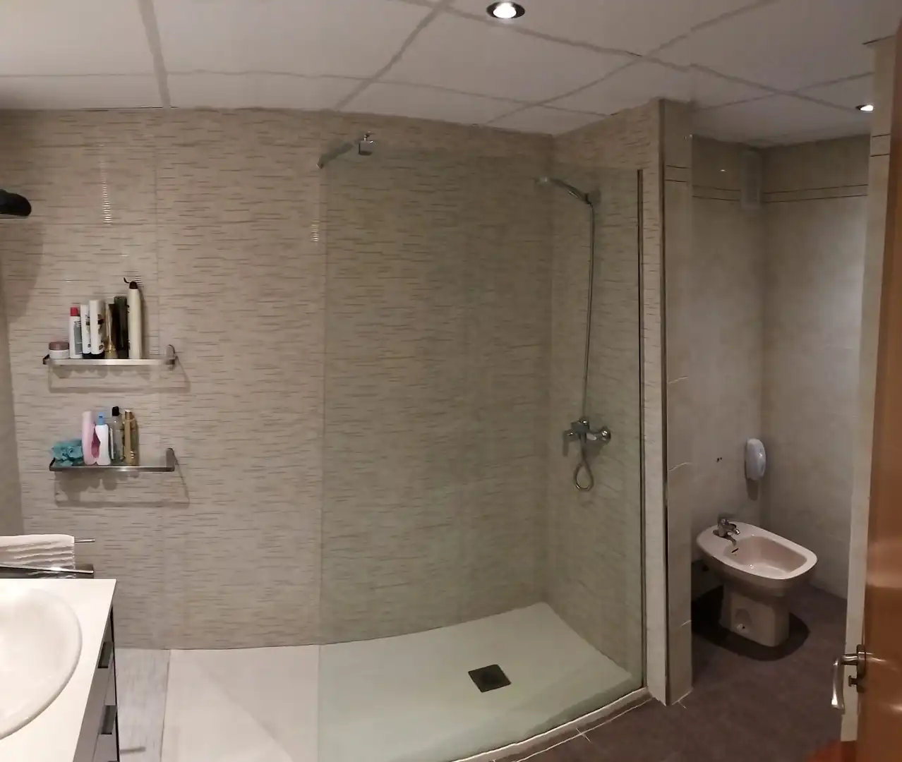 Badezimmer von Wohnungen zum Verkauf in Torrevieja mit Klimaanlage, Heizung und Terrasse