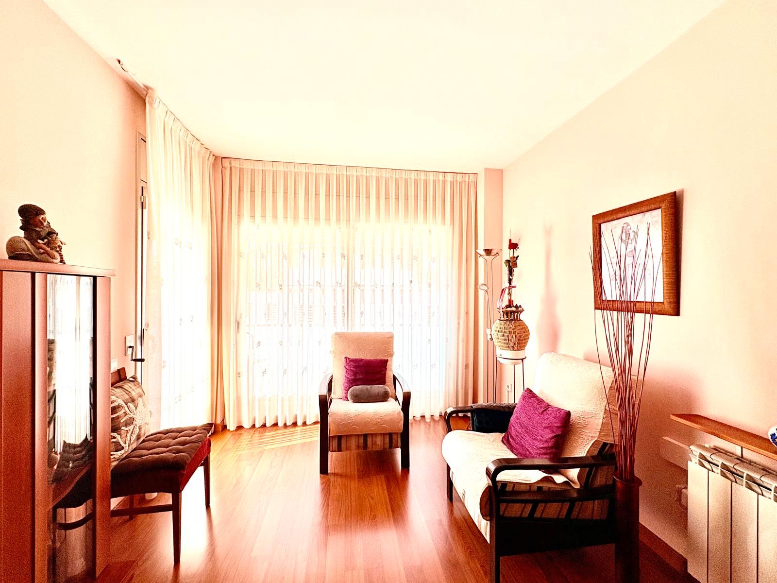Living room of Flat for sale in Terrassa  with Heating, Parquet flooring and Balcony