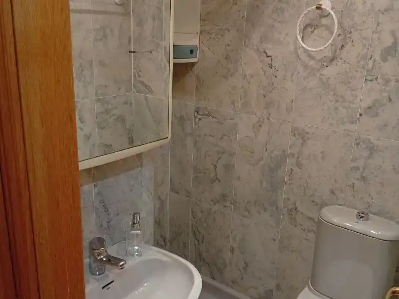 Badezimmer von Wohnung zur Miete in  Madrid Capital mit Klimaanlage und Schwimmbad
