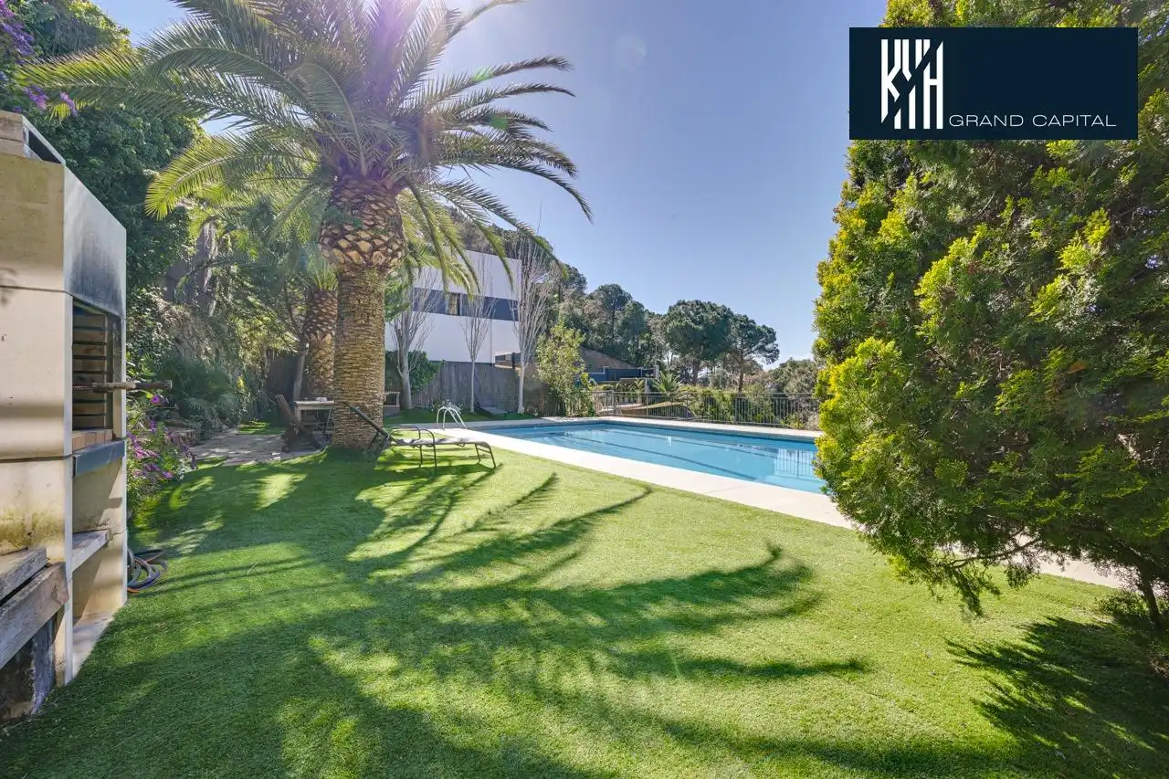 Detached house with pool for sale in Carrer Carrer Alexandria, imagen 5