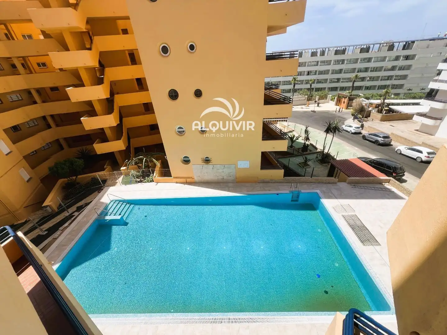 Flat with pool for sale in SECTOR M