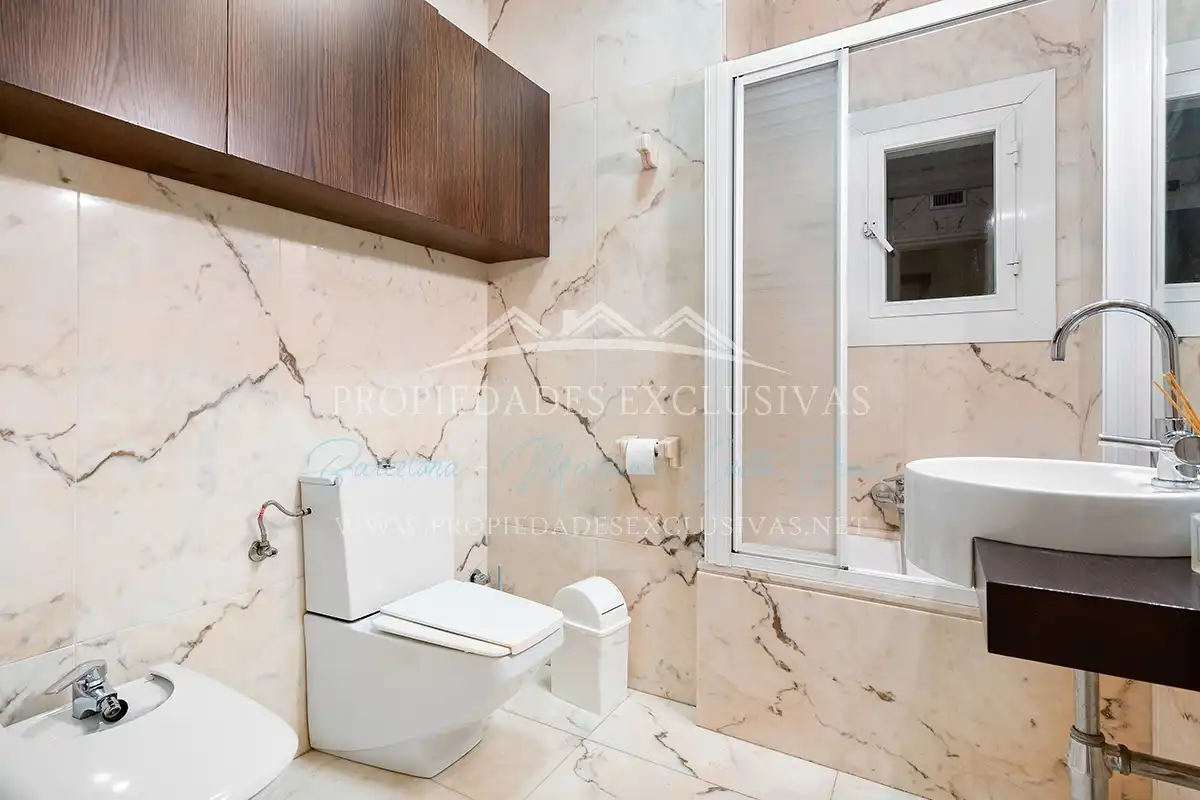 Badezimmer von Haus oder Chalet zum Verkauf in Alella mit Klimaanlage, Heizung und Privatgarten