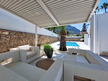 Casa con piscina en venta en El Montgó