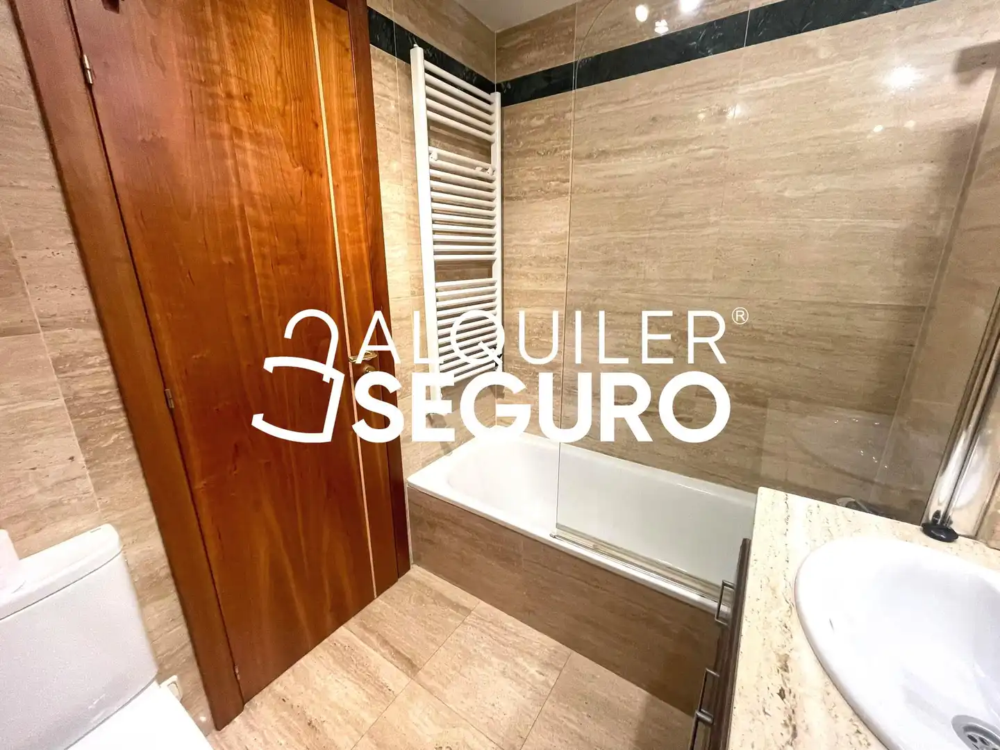 Bathroom of Flat for rent in Ciudad Lineal