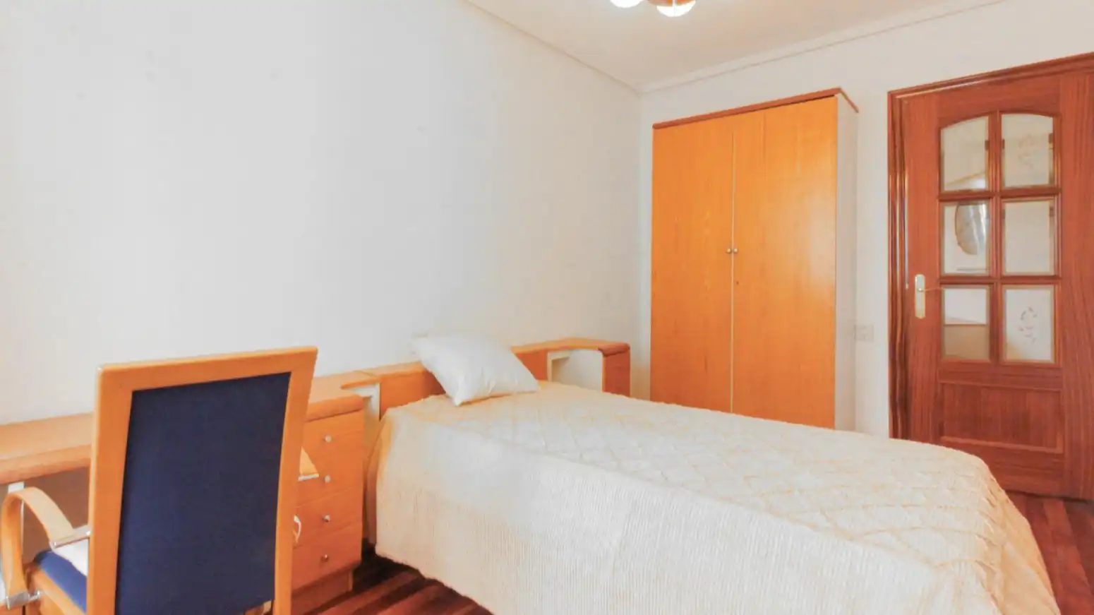 Bedroom of Flat for rent in Santander  with Heating, Parquet flooring and Furnished