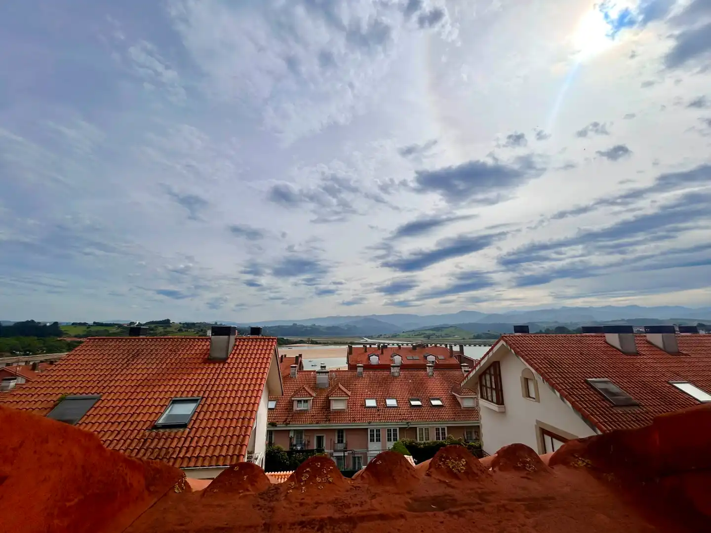 Vista exterior de Dúplex en venda en San Vicente de la Barquera, Cantabria