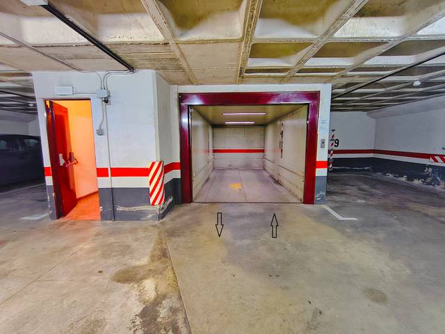 Garaje en Alquiler en Avinguda General Marvá, 18 en Mercado