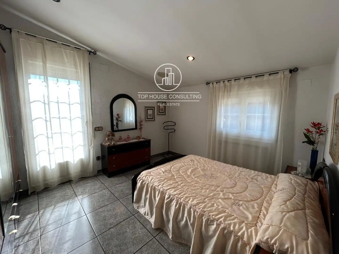 Dormitori de Casa o xalet en venda en Arenys de Munt amb Calefacció, Terrassa i Moblat