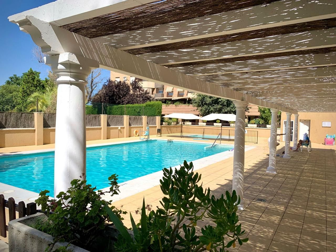 Piscina de Pis de lloguer en  Granada Capital amb Aire condicionat, Terrassa i Moblat