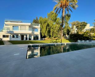 Jardí de Casa o xalet de lloguer en Marbella amb Aire condicionat, Terrassa i Piscina