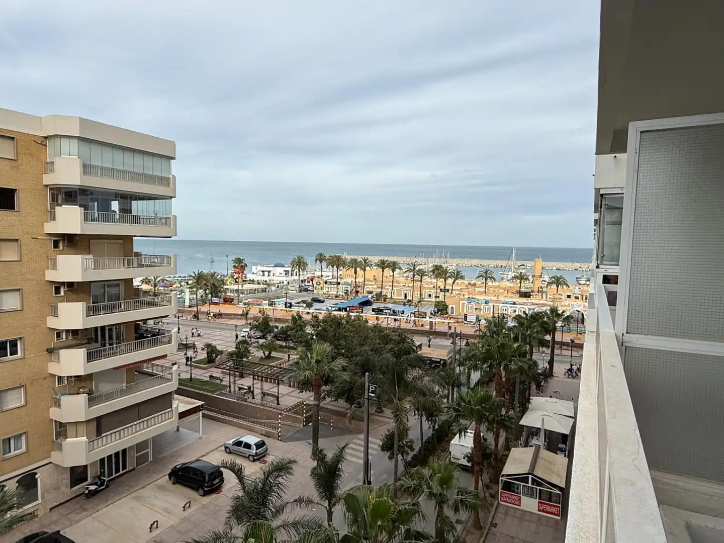Vista exterior de Estudi en venda en Fuengirola amb Piscina comunitària