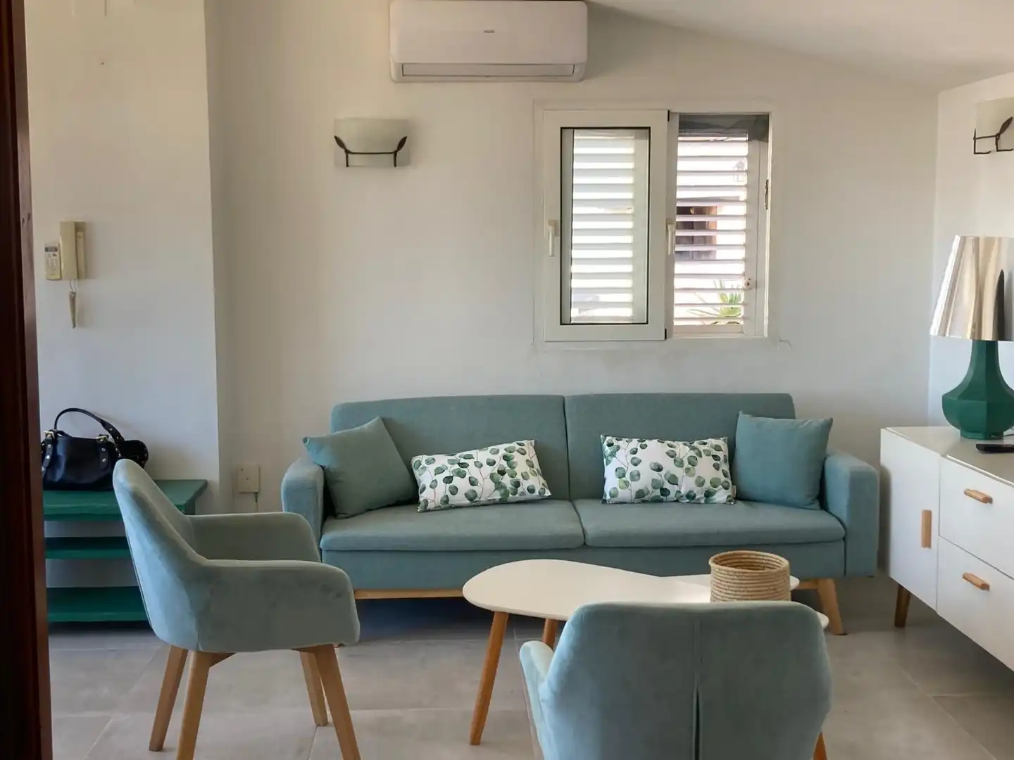 Sala d'estar de Casa o xalet en venda en Dénia amb Aire condicionat, Calefacció i Jardí privat