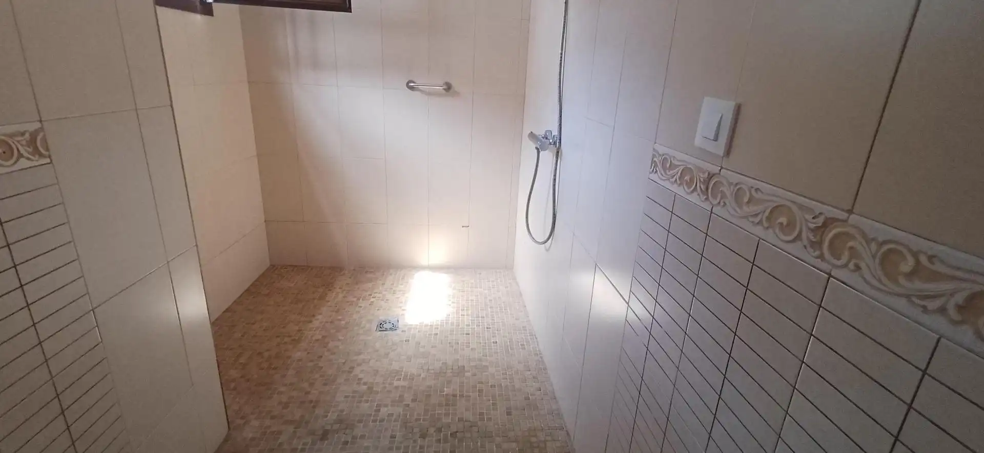 Bany de Casa o xalet en venda en Cheles amb Terrassa, Traster i Balcó