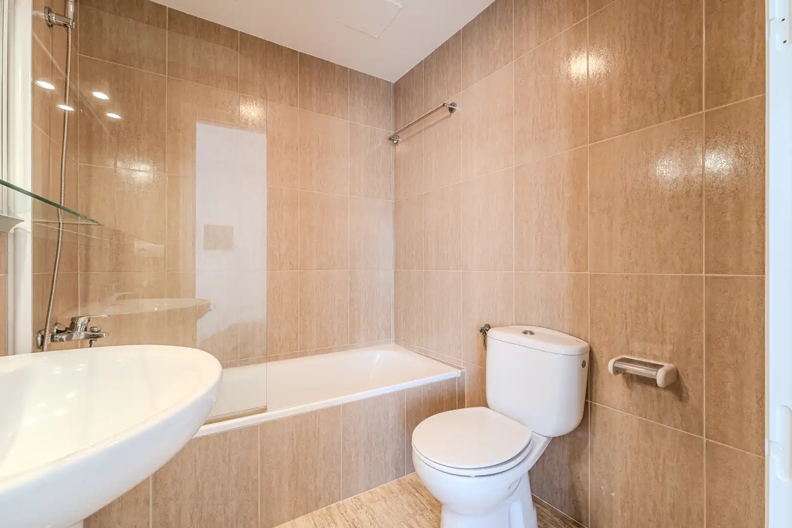 Baño de Casa o chalet en venta en L'Ametlla de Mar  con Aire acondicionado, Calefacción y Jardín privado