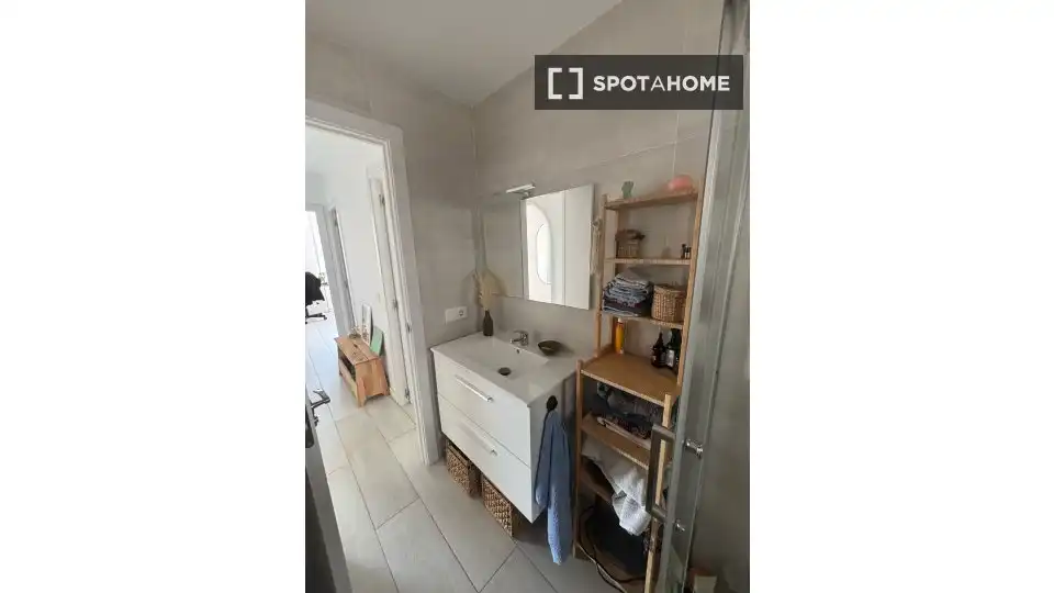 Bedroom of Flat for share in El Masnou  with Air Conditioner, Heating and Furnished