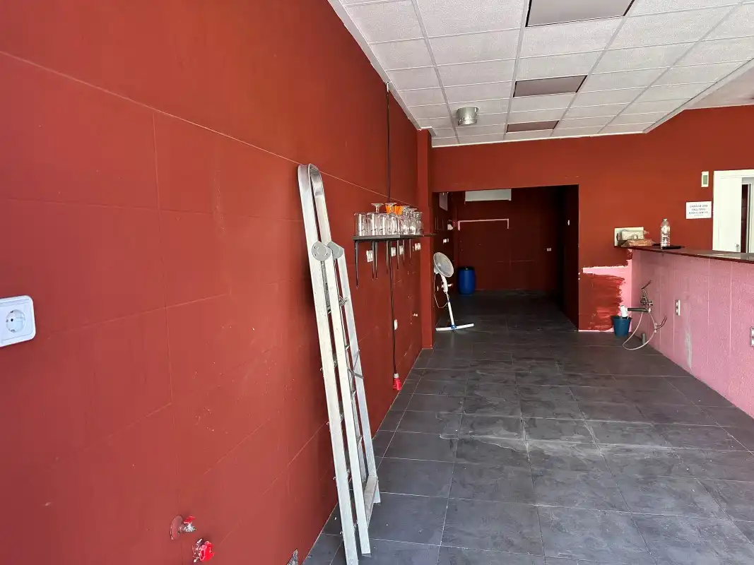 Local de alquiler en Gandia con Terraza y Alarma