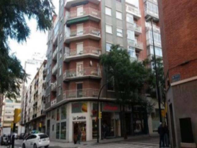 Local comercial en Venta en Barrio de Delicias