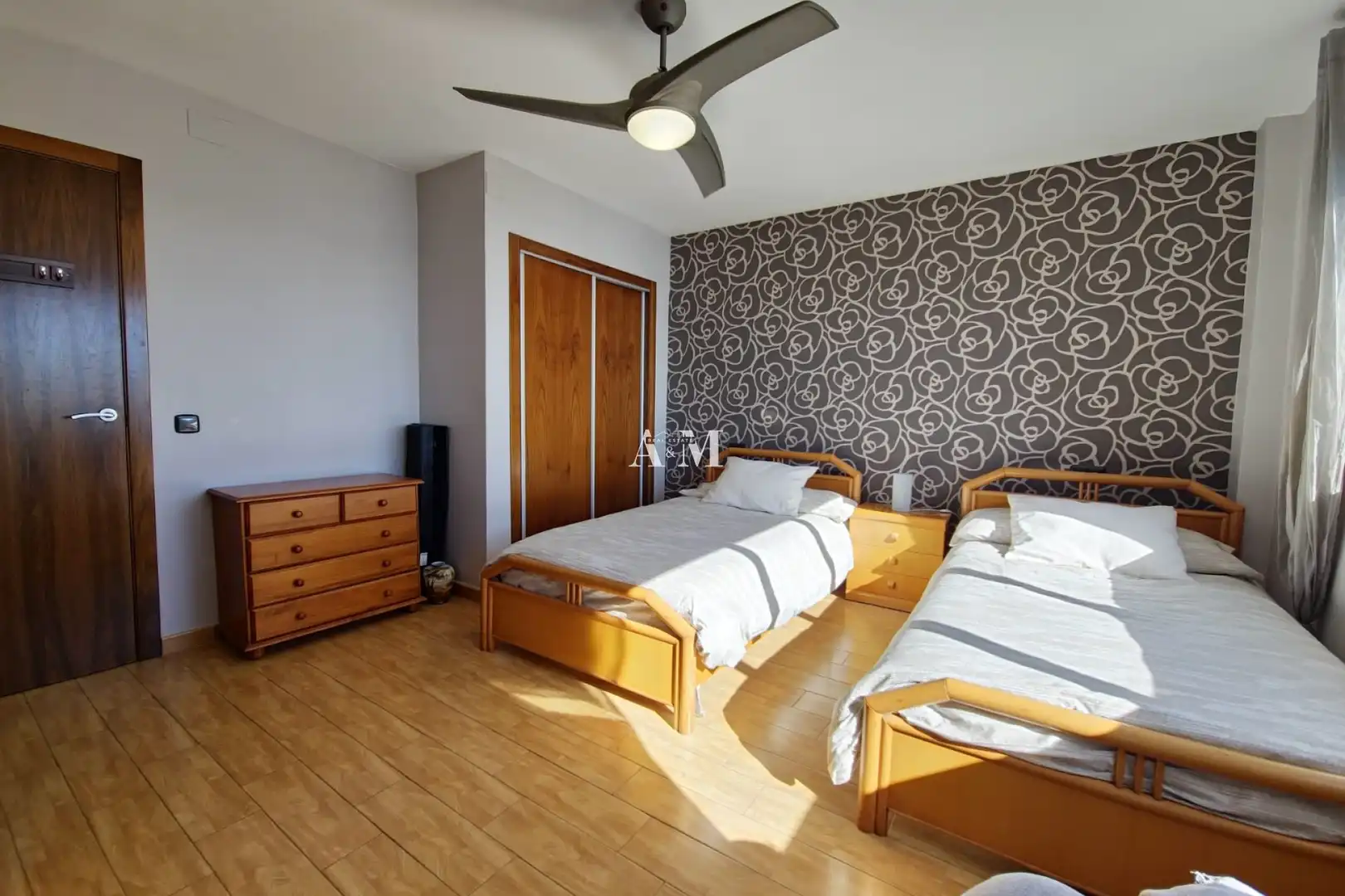 Schlafzimmer von Wohnungen zur Miete in Torrevieja mit Heizung, Terrasse und Schwimmbad