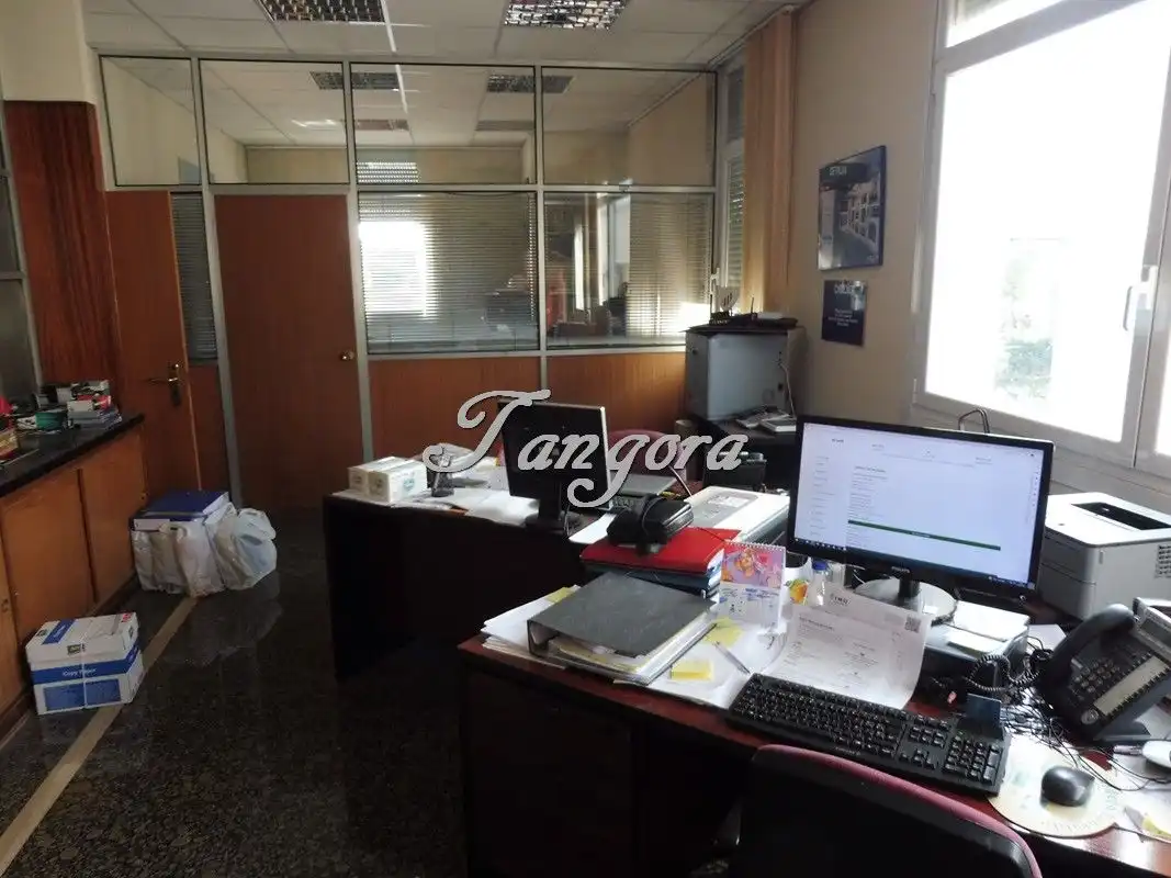 Nave industrial en venta en Derio