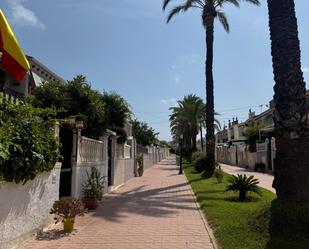 Vista exterior de Casa o xalet en venda en Santa Pola amb Aire condicionat, Terrassa i Balcó