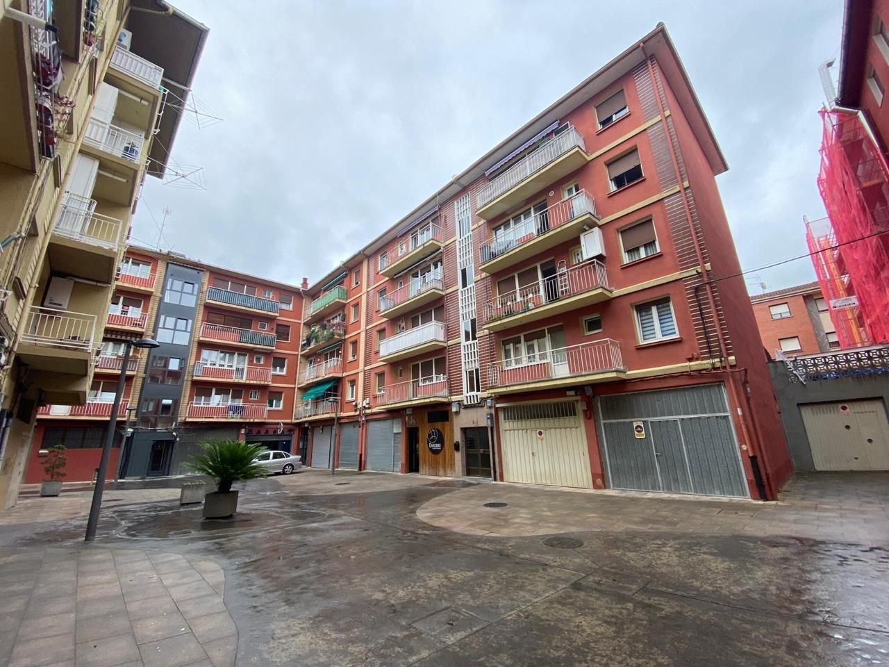 Außenansicht von Wohnung zum verkauf in Abadiño  mit Heizung und Balkon