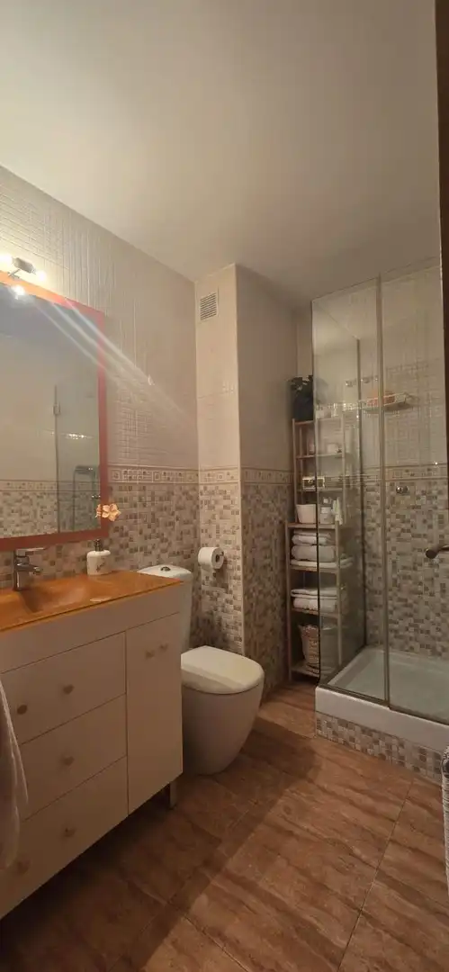 Bany de Pis en venda en Terrassa amb Aire condicionat, Calefacció i Terrassa