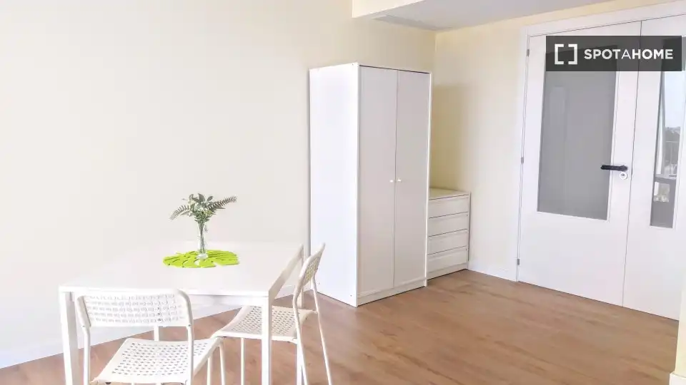 Bedroom of Flat for rent in Alfara del Patriarca  with Air Conditioner, Heating and Furnished