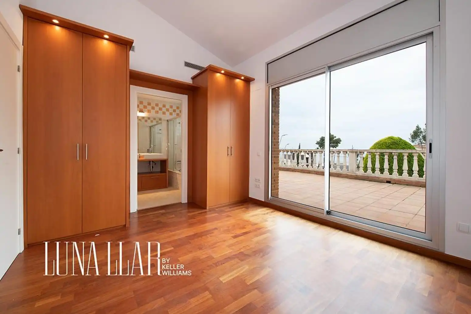 Bedroom of Houses for sale in Castelldefels  with Air Conditioner, Heating and Parquet flooring
