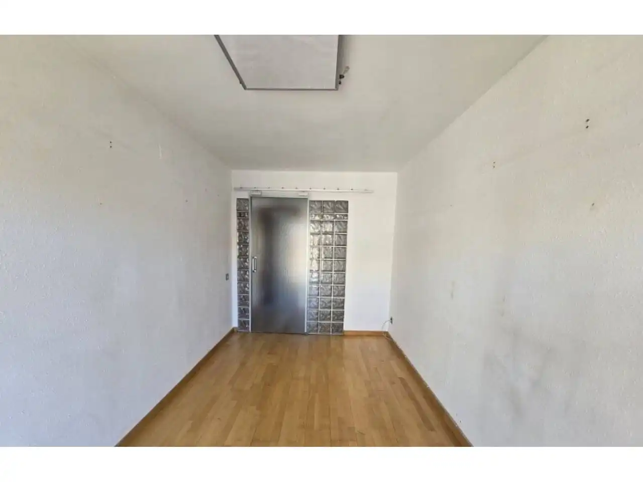 Wohnung zum Verkauf in Rubí mit Klimaanlage, Parkett und Terrasse