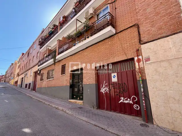 Exterior view of Garage for sale in Madrid
