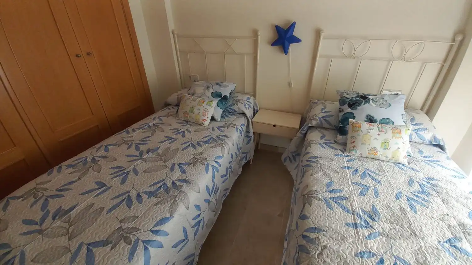 Habitación de Piso de alquiler en Isla Cristina con Aire acondicionado, Terraza y Amueblado