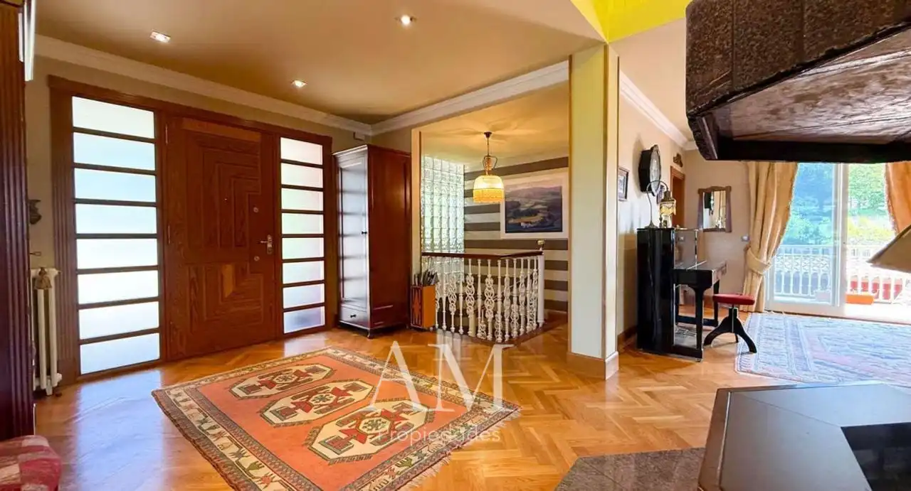 Casa o xalet en venda en Vigo  amb Calefacció, Jardí privat i Terrassa