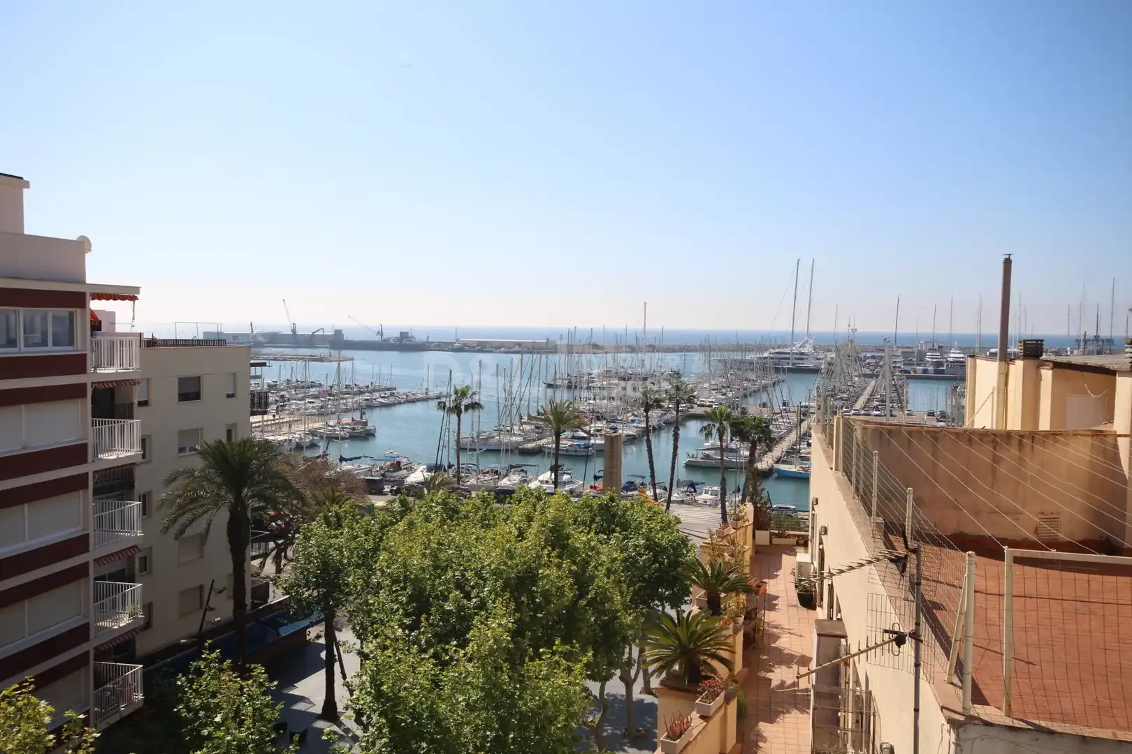 Vista exterior de Ático en venta en Vilanova i la Geltrú con Aire acondicionado, Calefacción y Terraza