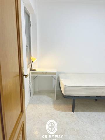 Piso en Venta en En Corts - Doctor Waksman