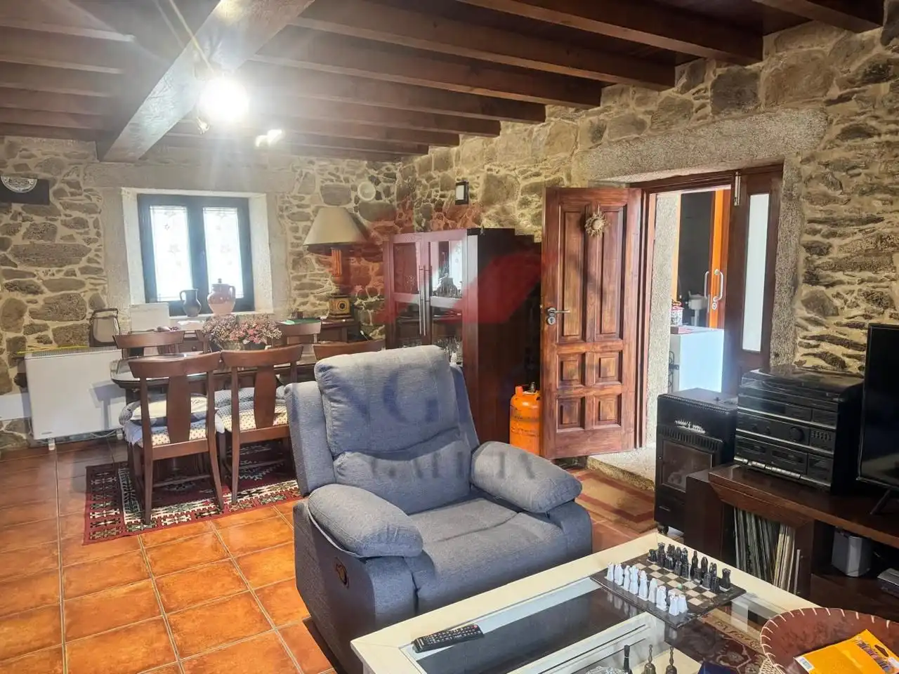 Casa rústica amb terrassa en venda a Leduzo, imagen 6