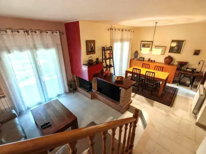 Sala de estar de Casa adosada en venta en Lliçà d'Amunt con Aire acondicionado, Calefacción y Jardín privado