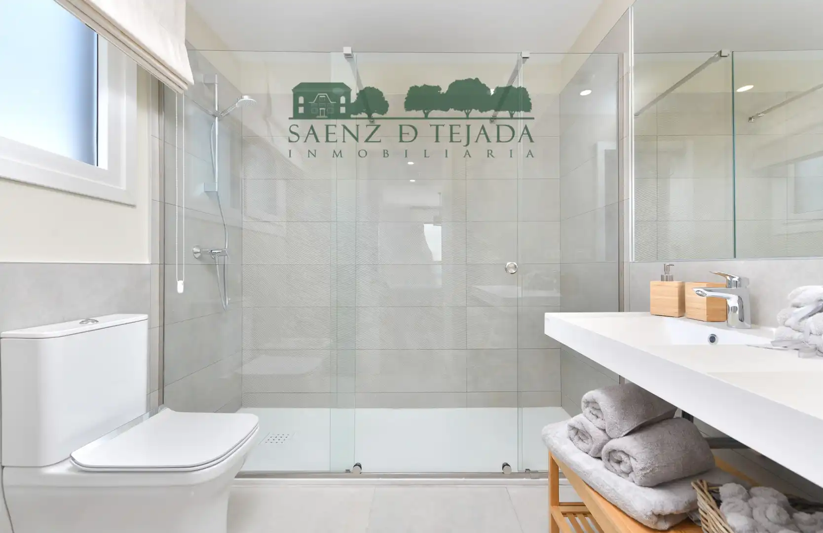 Baño de Casa o chalet de alquiler en Dos Hermanas con Aire acondicionado, Calefacción y Jardín privado
