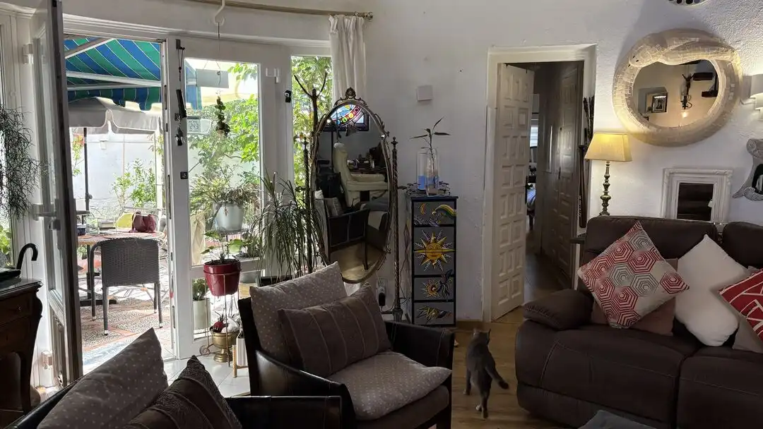 Sala d'estar de Casa o xalet en venda en Empuriabrava amb Calefacció