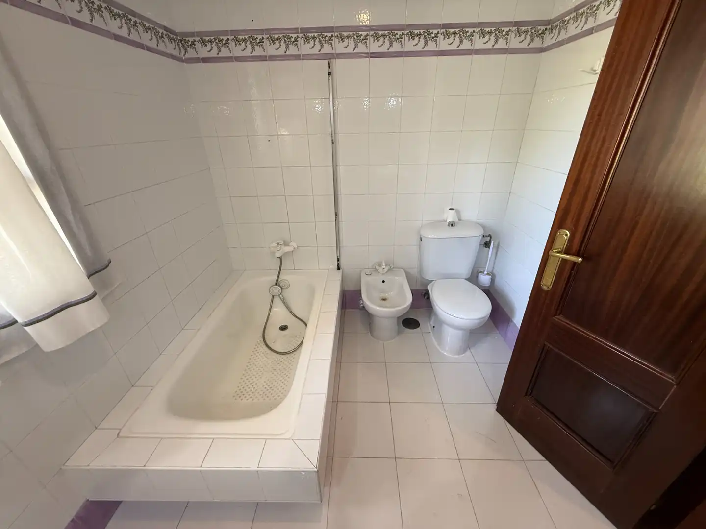 Badezimmer von Haus oder Chalet zum Verkauf in Gijón  mit Heizung, Privatgarten und Parkett