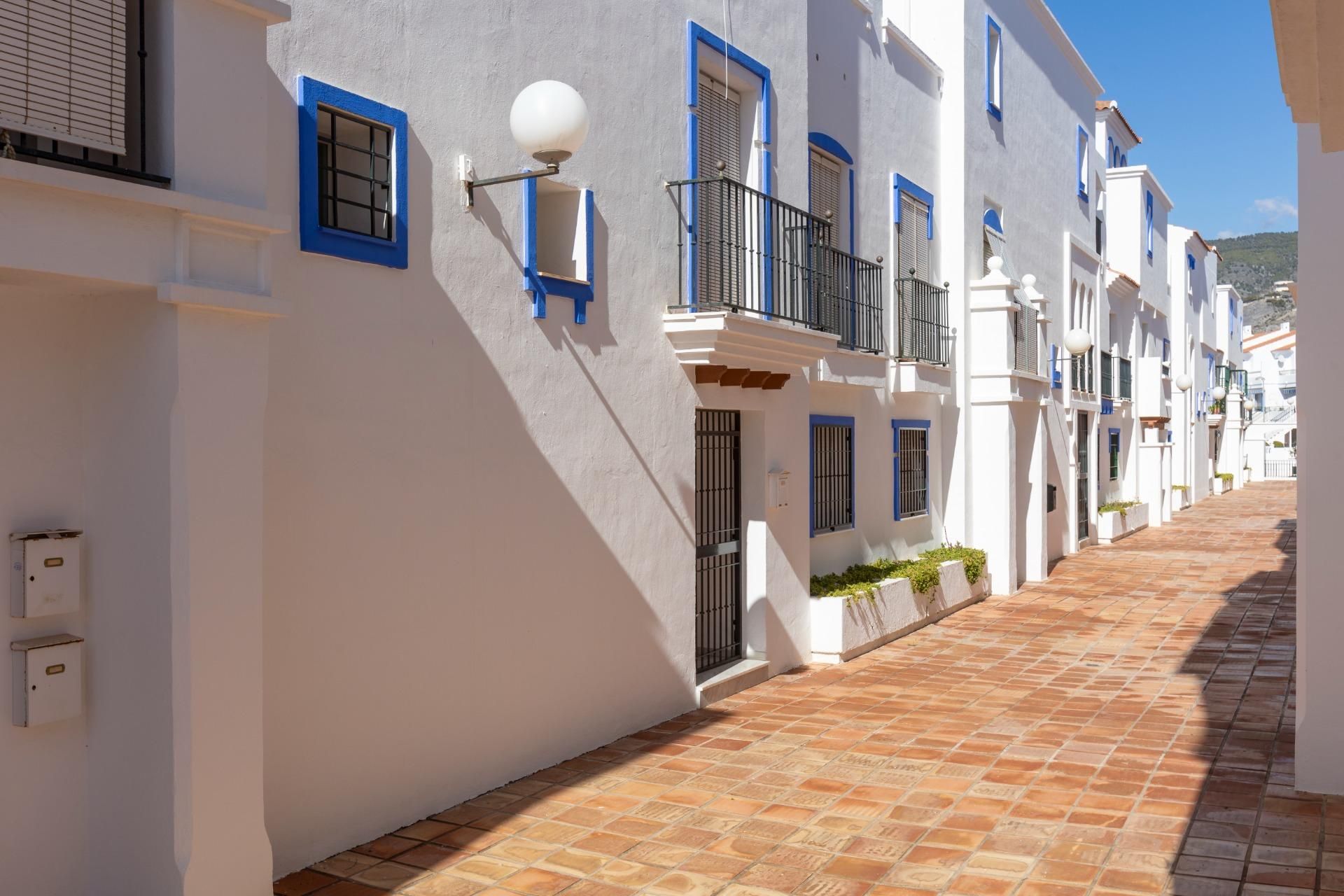 Vista exterior de Àtic en venda en Motril amb Calefacció, Parquet i Terrassa