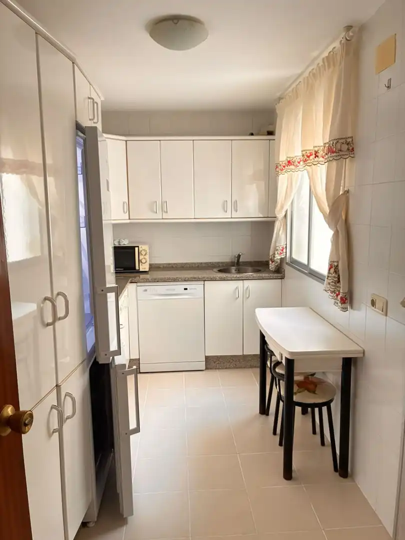 Piso con terraza en alquiler en Maria Auxiliadora - Barriada de Llera