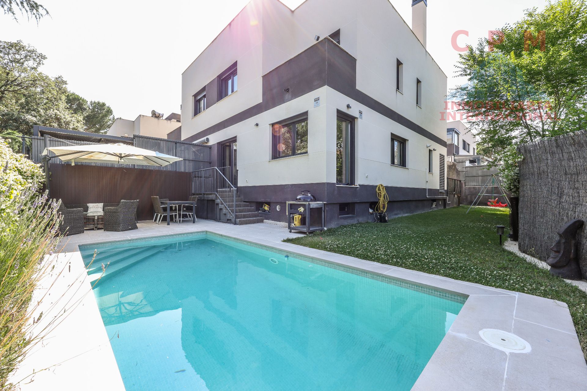 Swimming pool of Single-family semi-detached to rent in Las Rozas de Madrid  with Air Conditioner, Heating and Private garden
