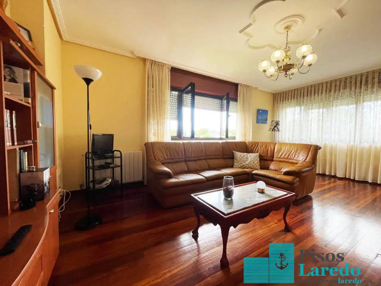 Living room of Houses for sale in Argoños   with Heating, Private garden and Parquet flooring