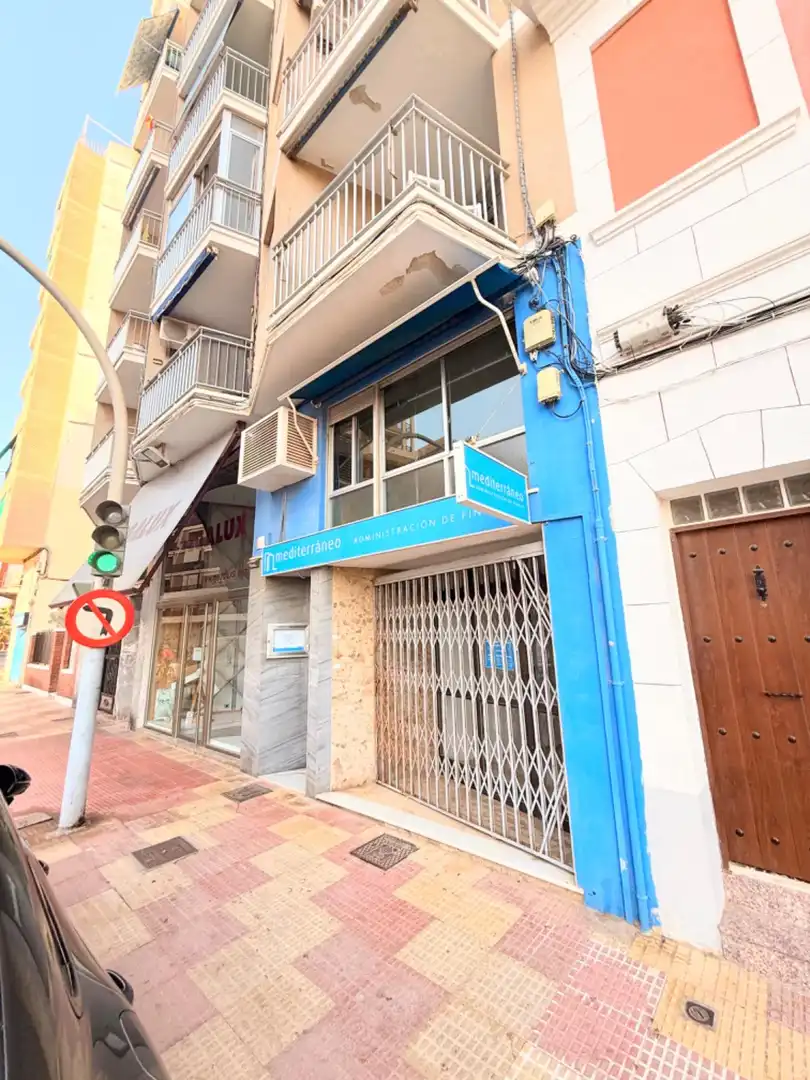 Vista exterior de Oficina en venta en Cullera con Aire acondicionado y Amueblado